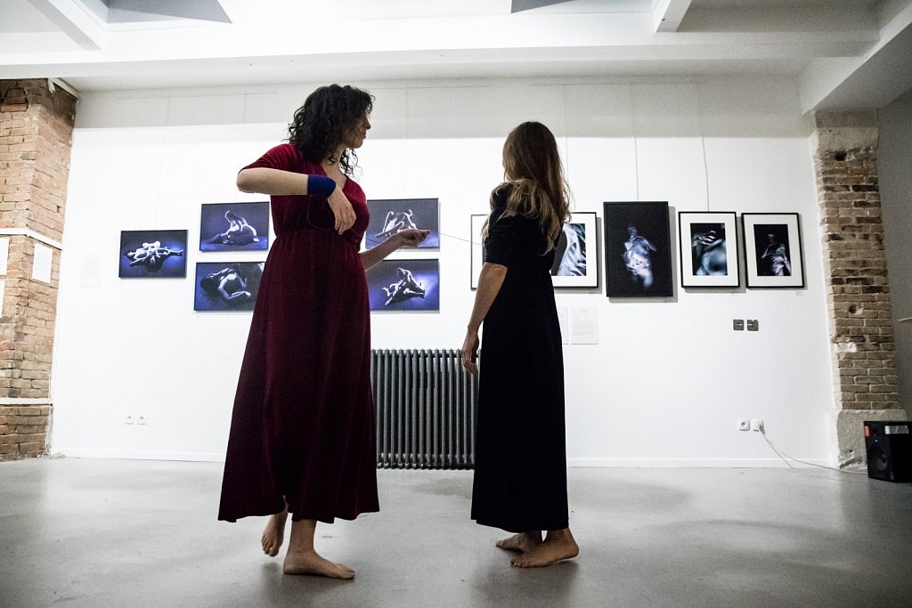 Performance L'Illusion d'une Fusion, May Rohrer & Paula Alves, 2019, Le Loft, La Condamine, Paris